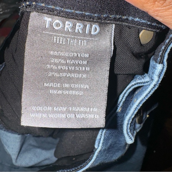 Torrid Bomshell Skinny Jeans - Medium Wash - Picture 5 of 6